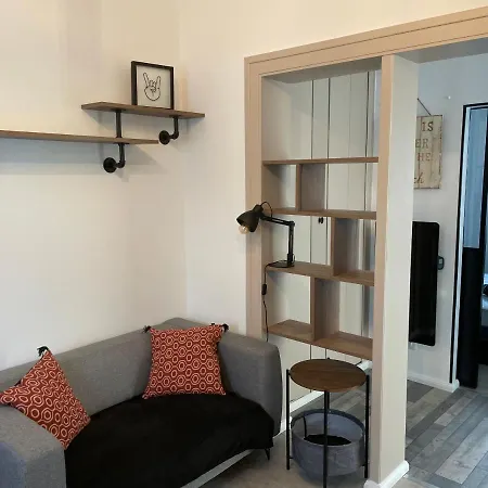 Apartament Assat *